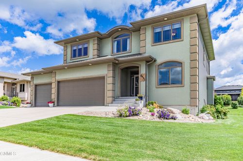 3611 Chisholm Pl, Bismarck, ND, 58503-1016 | Card Image