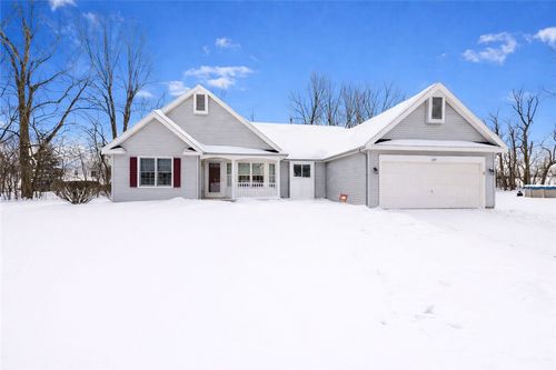 197 Garden Pkwy, Henrietta, NY, 14467-8913 | Card Image