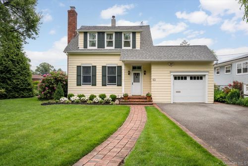 63 Cedar Rd, Westbury, NY, 11590-2719 | Card Image