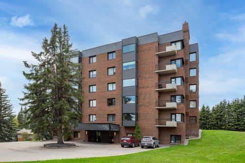 4n-222 Eagle Ridge Dr Sw, Calgary, AB, T2V2V7 | Card Image