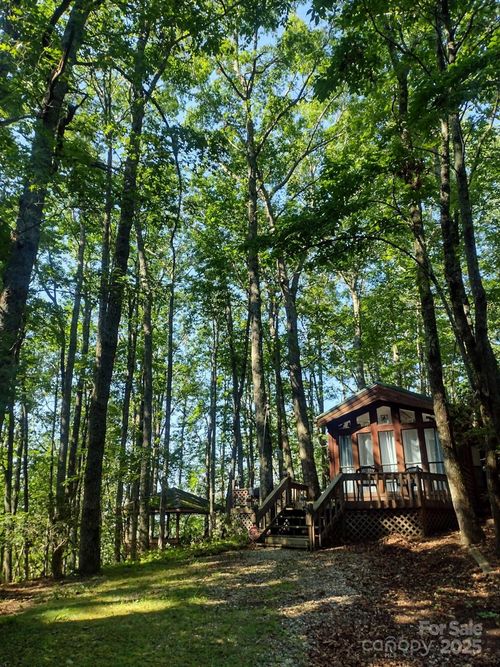 128 Overlook Dr, Spruce Pine, NC, 28777-3046 | Card Image