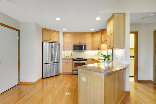 18075 Judicial Way N, Lakeville, MN, 55044-8839 | Card Image