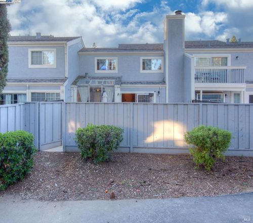 243 Northwood Cmns, Livermore, CA, 94551-3054 | Card Image