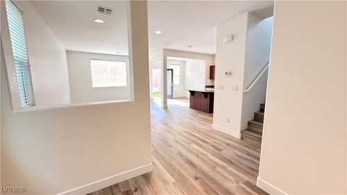 7375 Benlomond Ave, Las Vegas, NV, 89179-1619 | Card Image