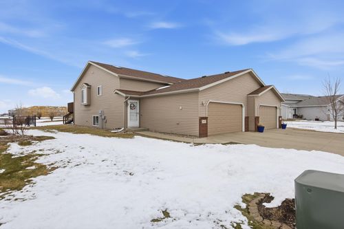 3467 Eagle Run Ln, West Fargo, ND, 58078-7704 | Card Image