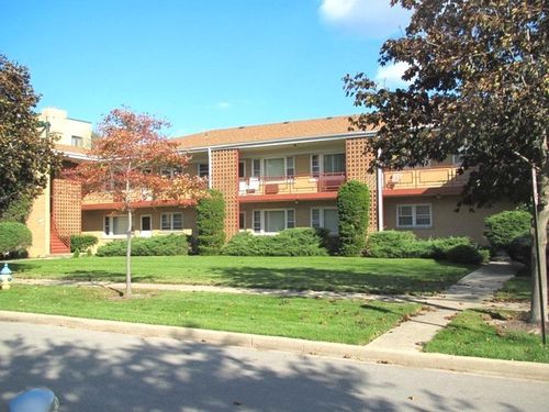 202-13 N Clifton Avenue, Park Ridge, IL, 60068 | Card Image