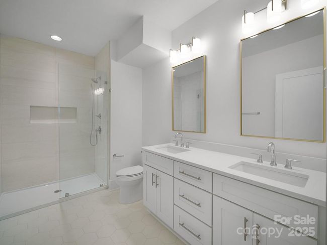 Primary Bathroom | Image 27