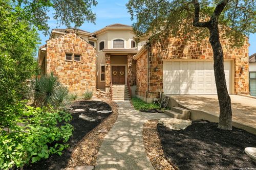 10 Falls Vw, Boerne, TX, 78015-4483 | Card Image