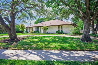 3334 Rolling Knoll Drive, House other with 5 bedrooms, 3 bathrooms and null parking in Farmers Branch TX | Image 2