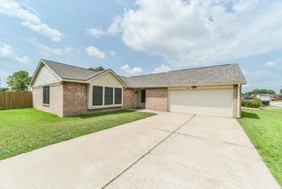 2066 Feather Ridge Drive, House other with 3 bedrooms, 2 bathrooms and null parking in Missouri City TX | Image 1