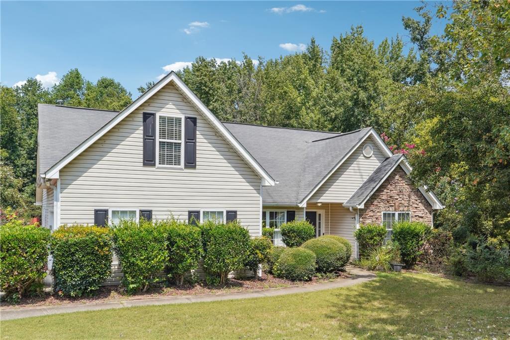 Devonshire Dr, Flowery Branch, GA 30542
