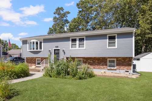 79 Reservoir St, Fall River, MA, 02723-3417 | Card Image