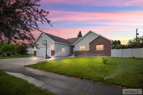 580 Cook St, Rexburg, ID, 83440-2550 | Card Image