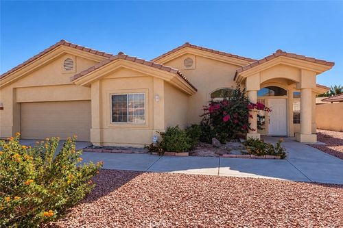 9541 Ekwanok Dr, Desert Hot Springs, CA, 92240-1316 | Card Image