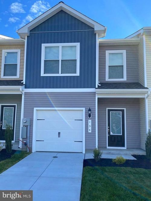 134 Bloomsbury St, FALLING WATERS, WV, 25419-7700 | Card Image