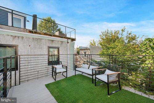 1709 Christian St, PHILADELPHIA, PA, 19146-1907 | Card Image