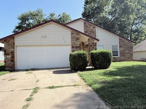 1210 139th St, Glenpool, OK, 74033-3129 | Card Image
