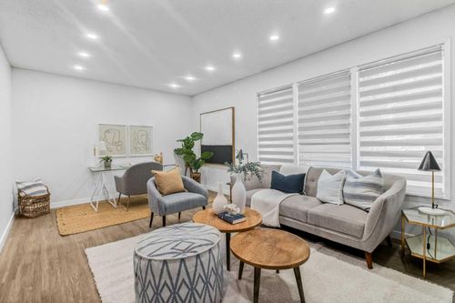 2036 39 St Se, Calgary, AB, T2B1A5 | Card Image