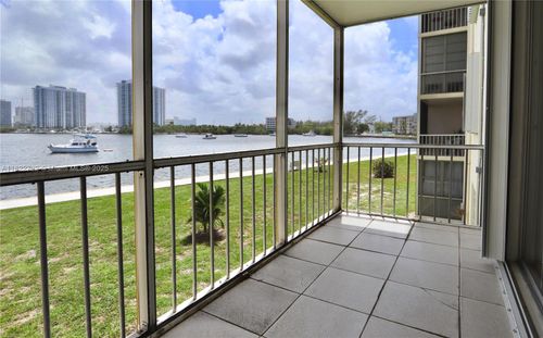 apt-n208-2920 Point East Dr, Aventura, FL, 33160-2632 | Card Image