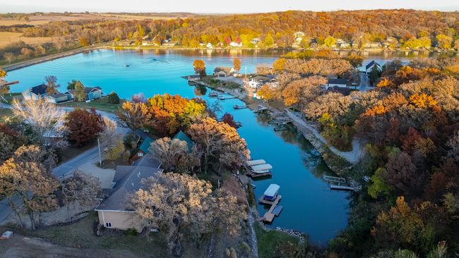 8121 Oak Ridge Dr, Home with 5 bedrooms, 3 bathrooms and null parking in Dexter IA | Image 5