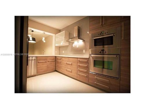 apt-303-10730 Nw 66th St, Doral, FL, 33178-3708 | Card Image