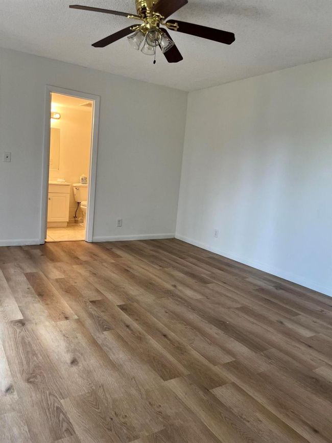 4204 Waterview Cir, Condo with 2 bedrooms, 3 bathrooms and null parking in Palm Springs FL | Image 27