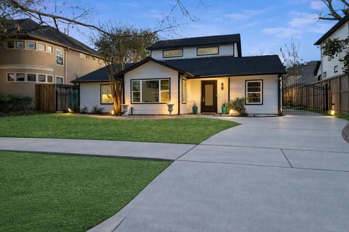 4521 Maple St, Bellaire, TX, 77401-5810 | Card Image