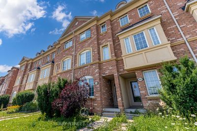 9958 Mccowan Rd, Home with 3 bedrooms, 4 bathrooms and 2 parking in Markham ON | Image 2