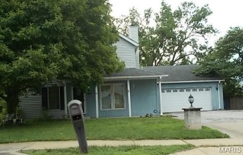3204 Fee Fee Rd, Bridgeton, MO, 63044-3207 | Card Image