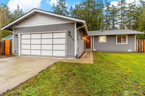 4318 Hunter Ln, Oak Harbor, WA, 98277-9525 | Card Image