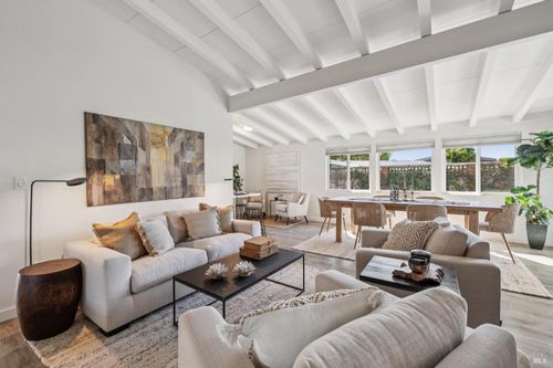 28 Royal Court, San Rafael, CA, 94901 | Card Image