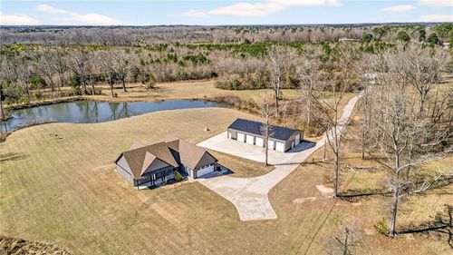 10 Last St, Moreland, GA, 30259-2698 | Card Image