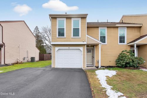 79 Meadowlark Dr, Cohoes, NY, 12047-2103 | Card Image