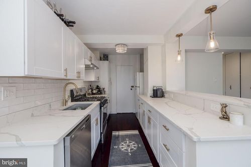 apt-620e-4201 Cathedral Ave Nw, WASHINGTON, DC, 20016-4955 | Card Image