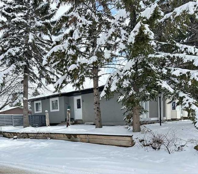 259 Manora Crescent Ne, Home with 3 bedrooms, 2 bathrooms and 2 parking in Calgary AB | Image 1