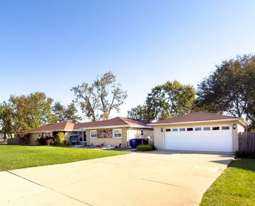 8501 S 82nd Ct, Hickory Hills, IL, 60457-1139 | Card Image