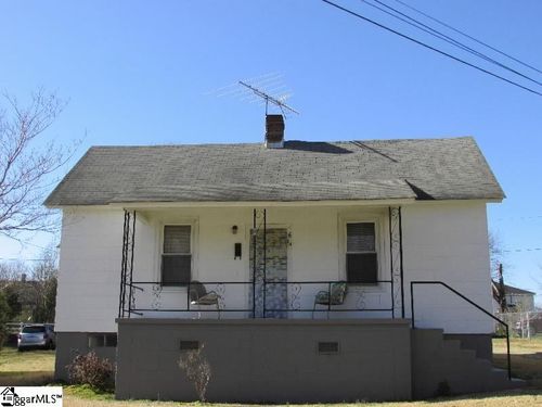 6 Townsend St, Laurens, SC, 29360-2039 | Card Image