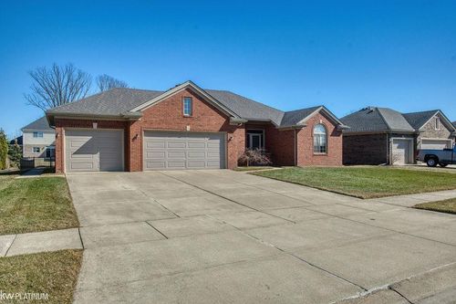 53198 Sams Ln, Chesterfield, MI, 48047-2749 | Card Image