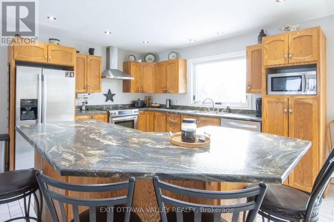 2112 Schutt Rd, House other with 3 bedrooms, 3 bathrooms and 6 parking in Palmer Rapids ON | Image 14