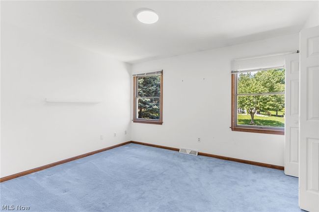 Unfurnished room with carpet | Image 15