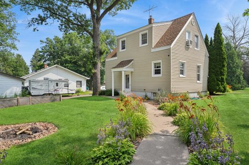 756 7th St Se, Forest Lake, MN, 55025-1636 | Card Image