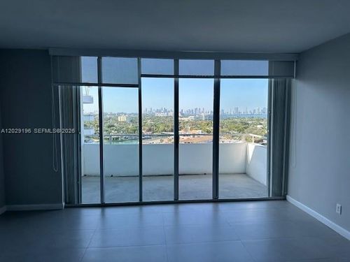 1709-5161 Collins Ave, Miami Beach, FL, 33140-2755 | Card Image
