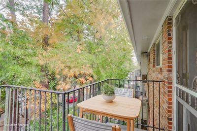 C4 - 315 Hilderbrand Drive, Condo with 2 bedrooms, 1 bathrooms and 2 parking in Sandy Springs GA | Image 2