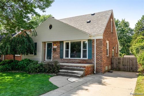 2633 Wilson Ave, Royal Oak, MI, 48073-4226 | Card Image