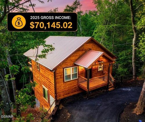 936 E Fir St, Sevierville, TN, 37876 | Card Image