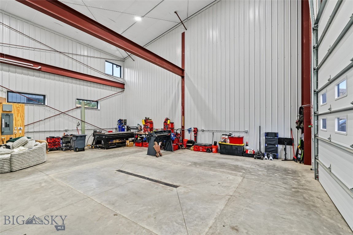 Commercial Lease in Big Sky 3