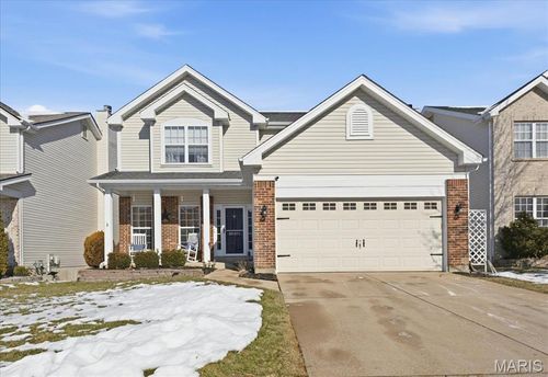 571 Bluffs View Ct, Eureka, MO, 63025-3725 | Card Image