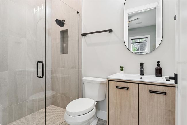 downstairs guest suite | Image 16