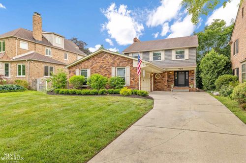 725 Fisher Rd, Grosse Pointe, MI, 48230-1216 | Card Image