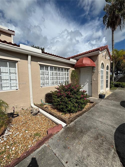 1704-6992 Nw 166th Ter, Miami Lakes, FL, 33014-6067 | Card Image